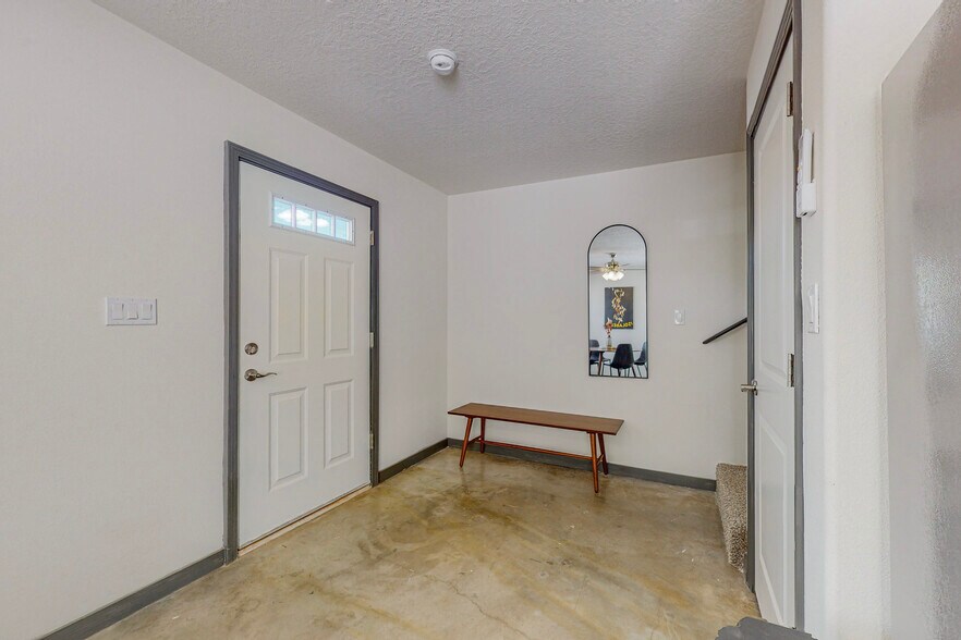 More Photos Of 615 Iron Ave SW, Albuquerque Apartments For Sale