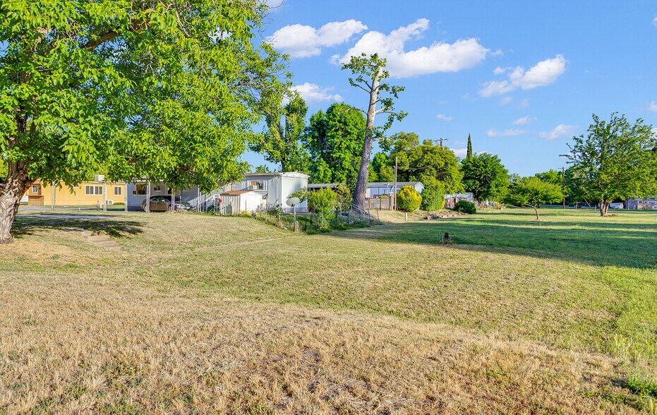 More Photos Of 24850 5th Ave, Los Molinos Manufactured Housing Mobile Home Park For Sale