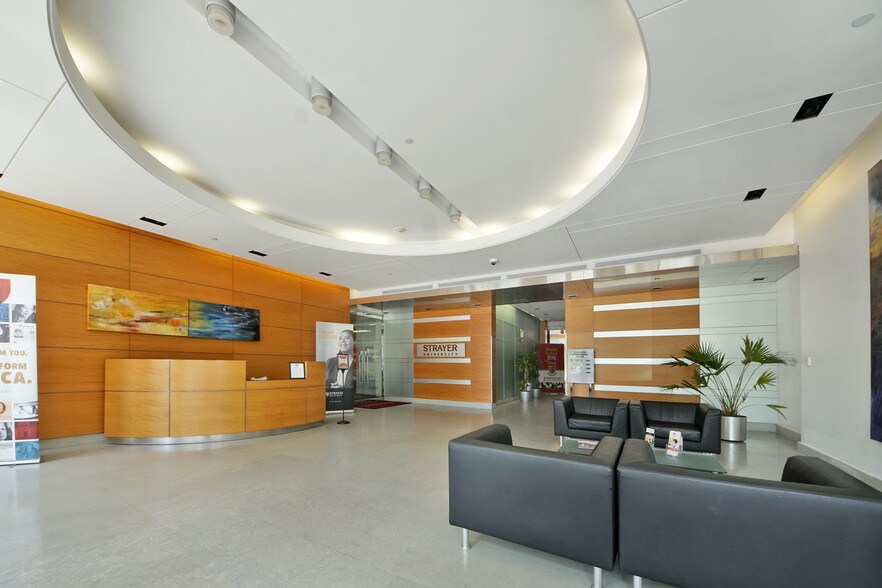 More Photos Of 2307 W Broward Blvd, Fort Lauderdale Office For Lease