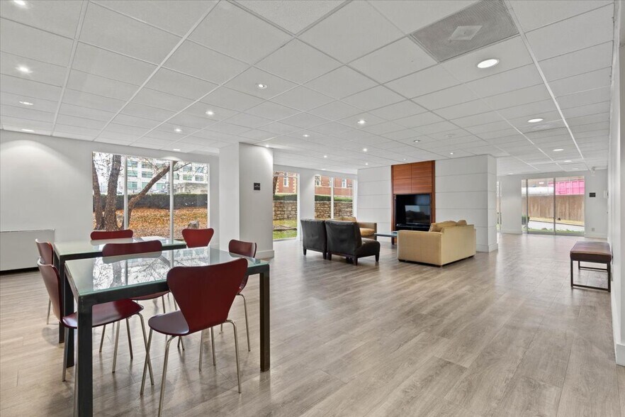 More Photos Of 600 E 8th St, Kansas City Apartments For Lease