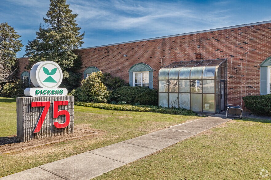 More Photos Of 75 Austin Blvd, Commack Warehouse For Lease