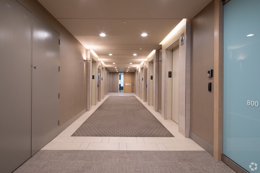 More Photos Of 609 Granville St, Vancouver Office For Lease