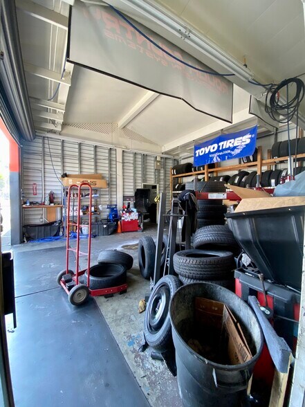 More Photos Of 601 S Magnolia Ave, Anaheim Auto Repair For Lease