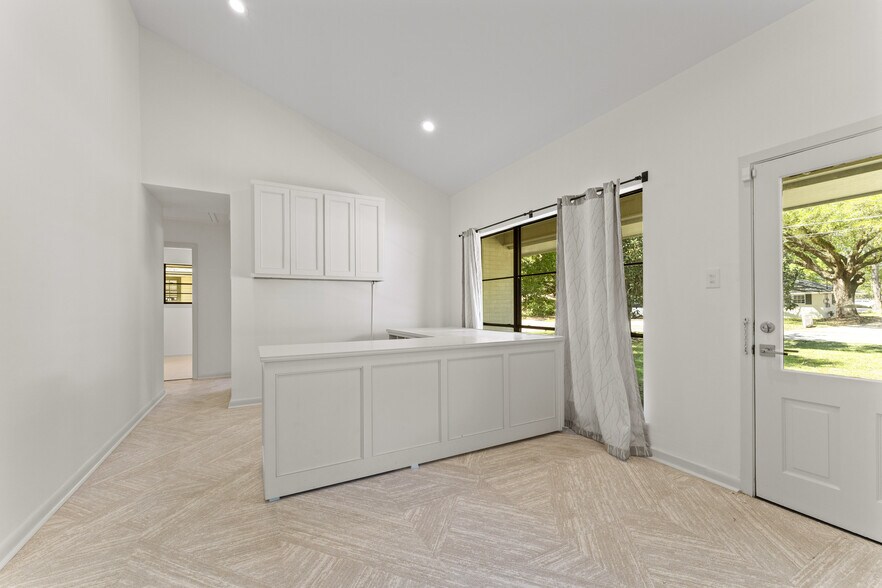 More Photos Of 3455 Brentwood Dr, Baton Rouge Office For Lease