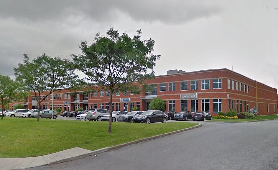 More Photos Of 5944-6040 Boul Henri-Bourassa W, Montréal Distribution For Lease