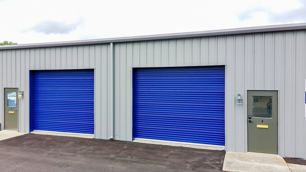 More Photos Of 2117-2720 28th St, Gulfport Warehouse For Lease