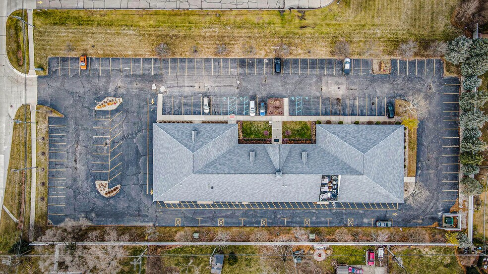 More Photos Of 24100 Meadowbrook Rd, Novi Storefront For Sale