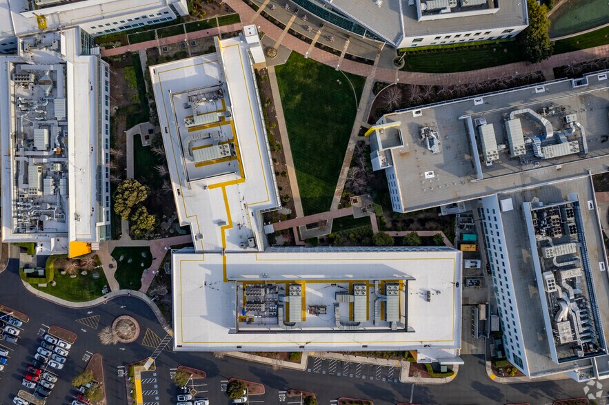 More Photos Of 7575 Gateway Blvd, Newark Research And Development For Lease