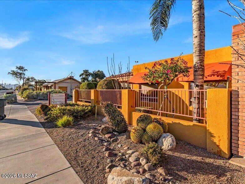 More Photos Of 2559 E Fort Lowell Rd, Tucson Office Residential For Sale