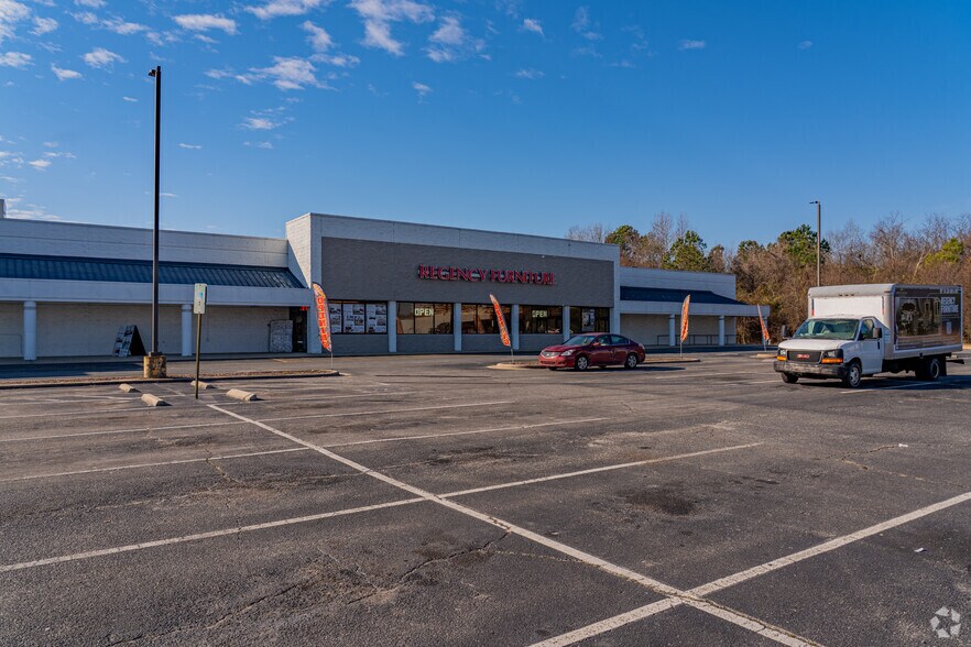 More Photos Of 1308-1320 W Grantham St, Goldsboro General Retail For Sale