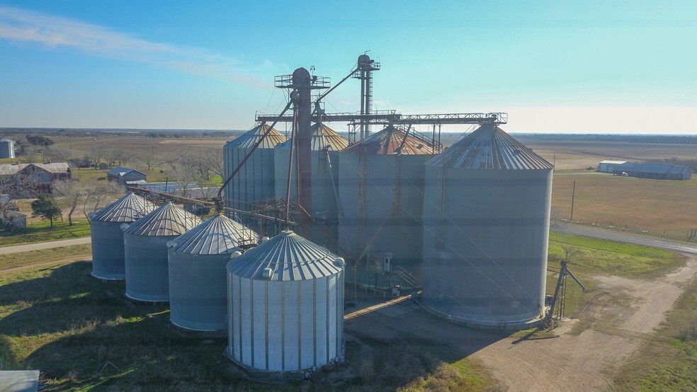 More Photos Of 2871 Gin Rd, Inez Industrial For Sale