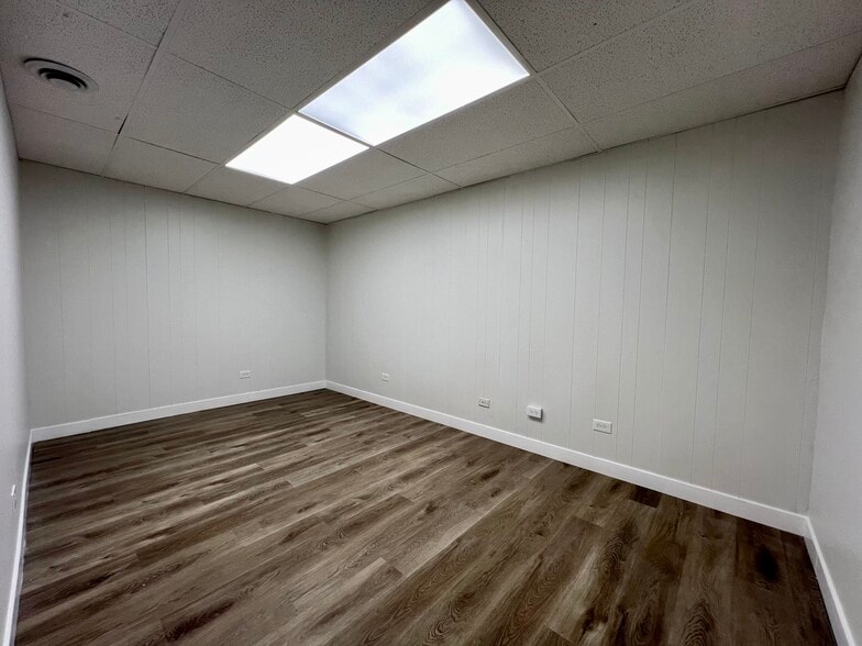More Photos Of 5133 Washington St, Downers Grove Apartments For Lease