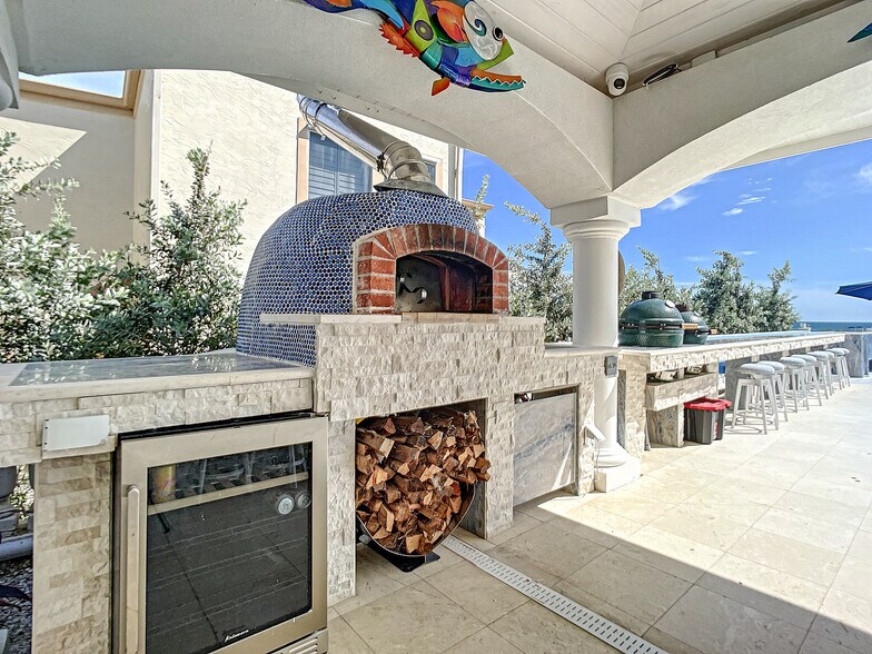 More Photos Of 2903 Hill St, New Smyrna Beach Hotel For Sale