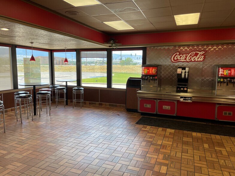 More Photos Of 900 Pronghorn St, Casper Restaurant For Sale