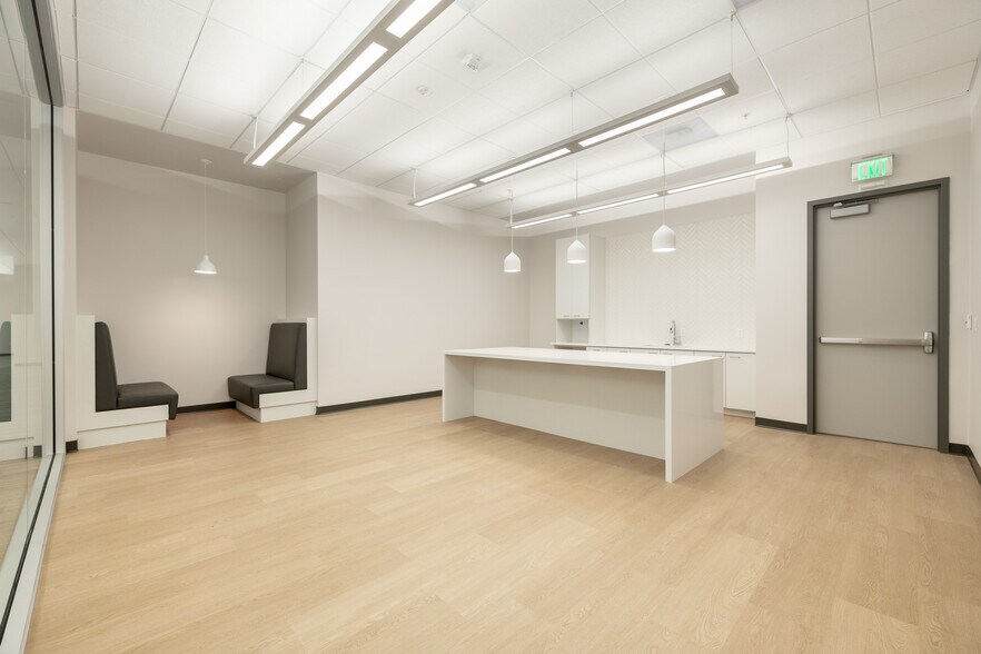 More Photos Of 6900 Paseo Padre Pky, Fremont Office For Lease