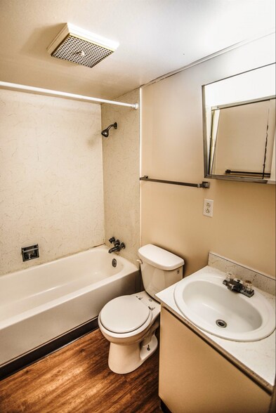 More Photos Of 807 Legion St, Craig Apartments For Sale
