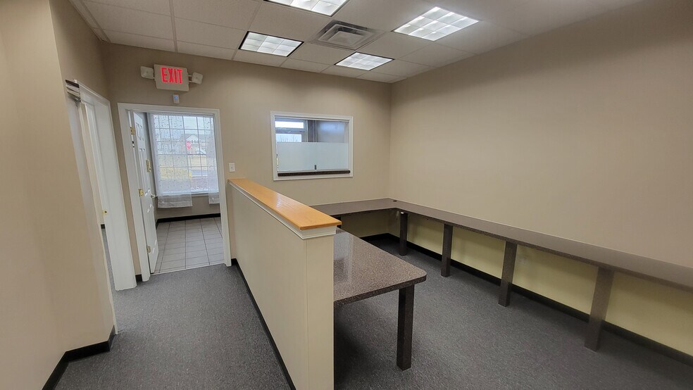 More Photos Of 665 S Carter Rd, Smyrna Office For Lease