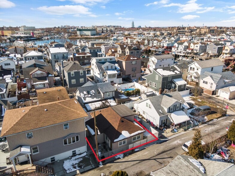 More Photos Of 115 Gain Ct, Brooklyn Flex For Sale