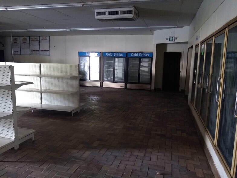 More Photos Of 1637 Stockbridge Rd, Jonesboro Storefront Retail Office For Sale