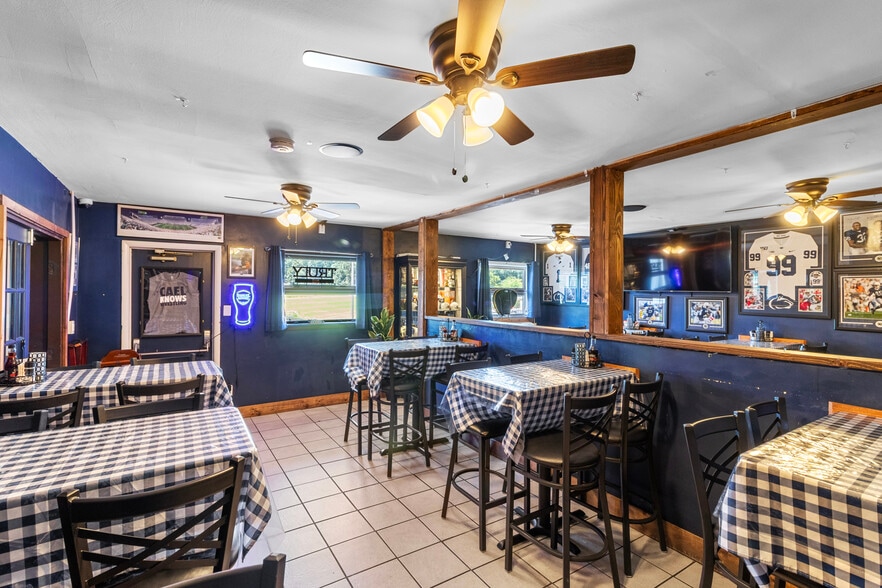 More Photos Of 1535 Port Matilda Hwy, Philipsburg Hotel For Sale