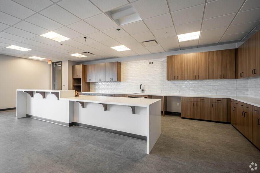 More Photos Of 10344 Sam Houston Park Dr, Houston Office For Lease