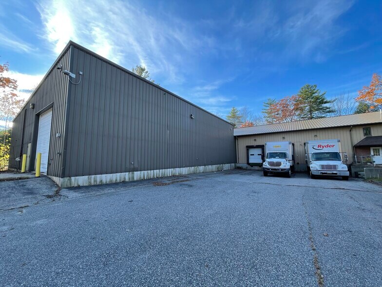 More Photos Of 95 Evergreen Dr, Portland Warehouse For Lease