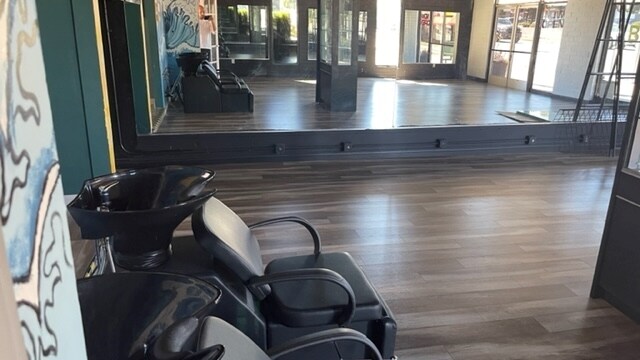 More Photos Of 4901 Dumetz Rd, Woodland Hills Storefront For Lease