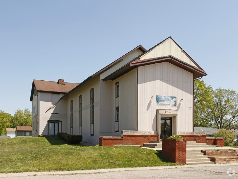 More Photos Of 32747 Grand Traverse St, Westland Religious Facility For Sale