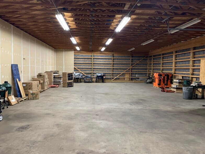 More Photos Of 35850 Utica Rd, Clinton Township General Retail For Sale