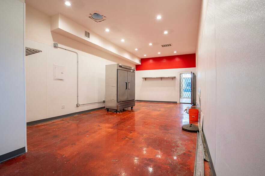More Photos Of 12032-12050 Burbank Blvd, Valley Village Storefront For Lease