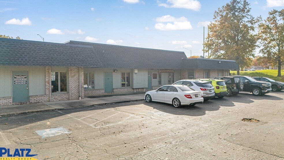 More Photos Of 5208 Mahoning Ave, Austintown Office For Lease