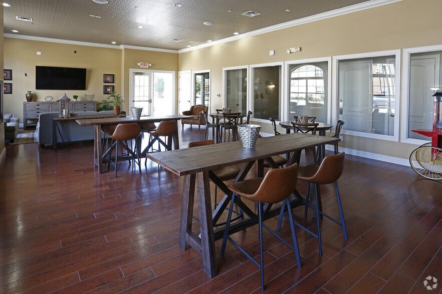 More Photos Of 10225 City Walk Dr, Woodbury Apartments For Sale