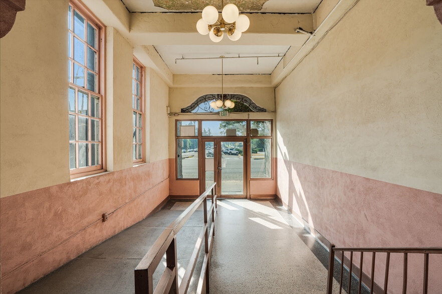 More Photos Of 2731 Beverly Blvd, Los Angeles Apartments For Sale