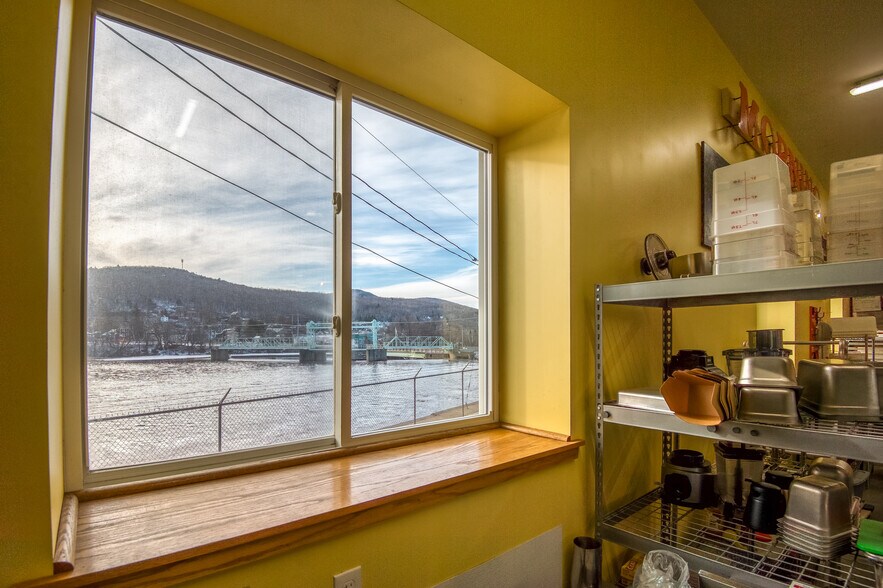 More Photos Of 206 Main St, Berlin Office For Sale