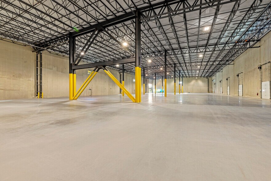 More Photos Of 38 Upton Dr, Wilmington Unknown For Lease