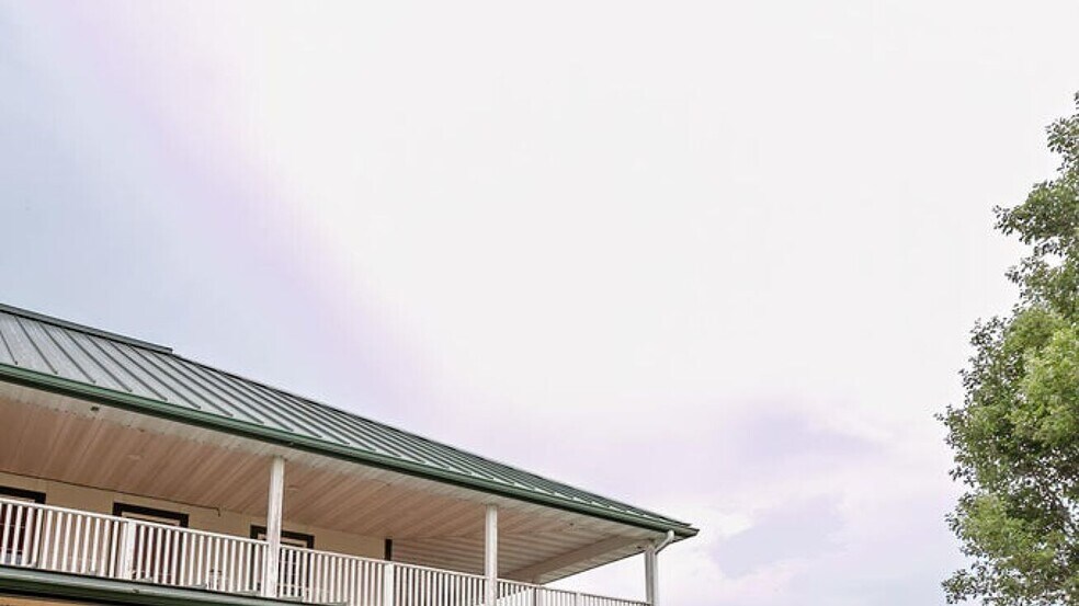 More Photos Of 352 MO-245, Dadeville Horse Stables For Sale