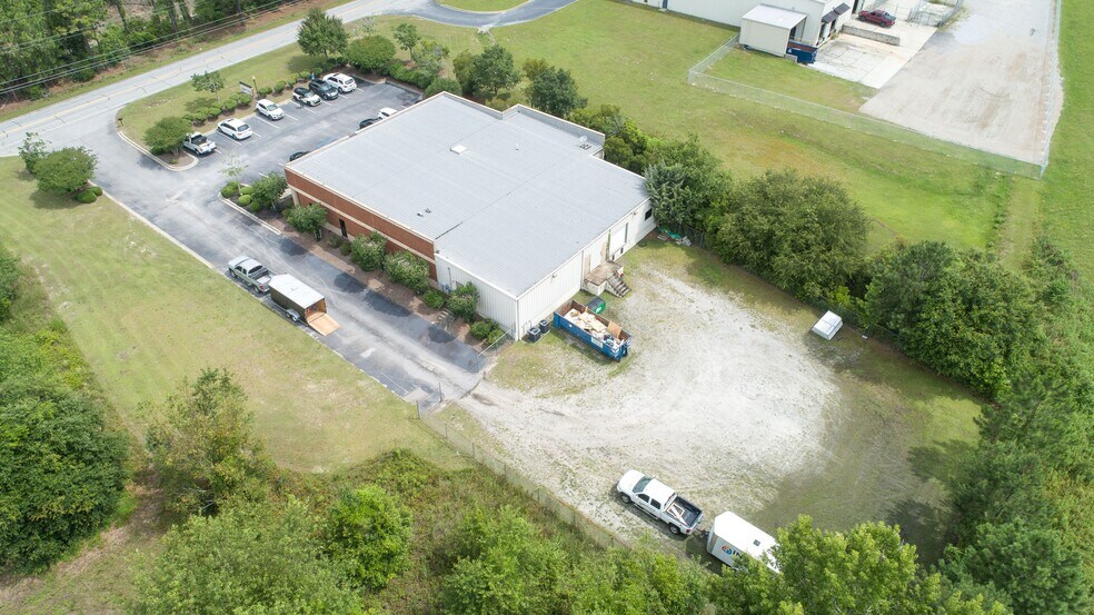 More Photos Of 475 Industrial Dr, Lexington Showroom For Sale