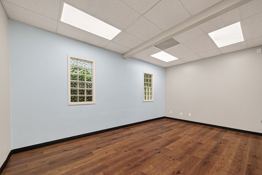 More Photos Of 2223 Dorrington St, Houston Medical For Lease