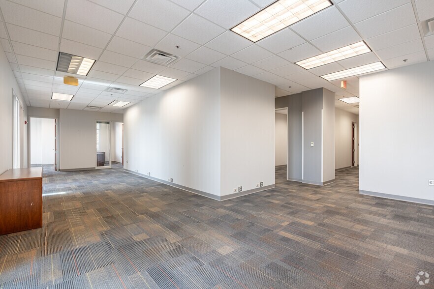 More Photos Of 15521 Midlothian Tpke, Midlothian Office For Lease