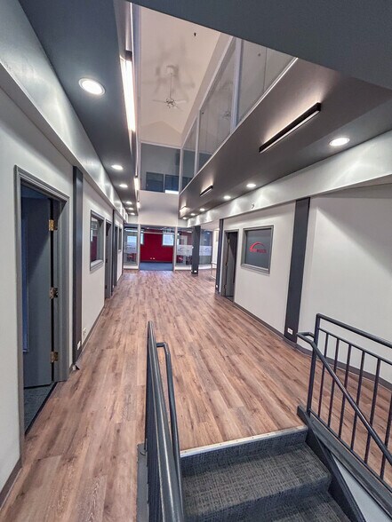 More Photos Of 30 N Lincoln St, Batavia Office For Lease