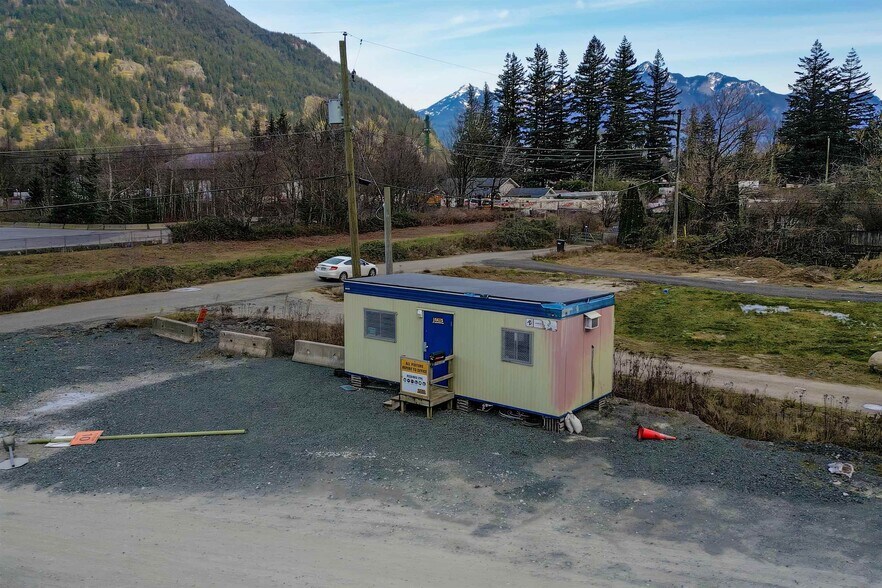 More Photos Of 61934 Estell Rd, Hope Land For Lease