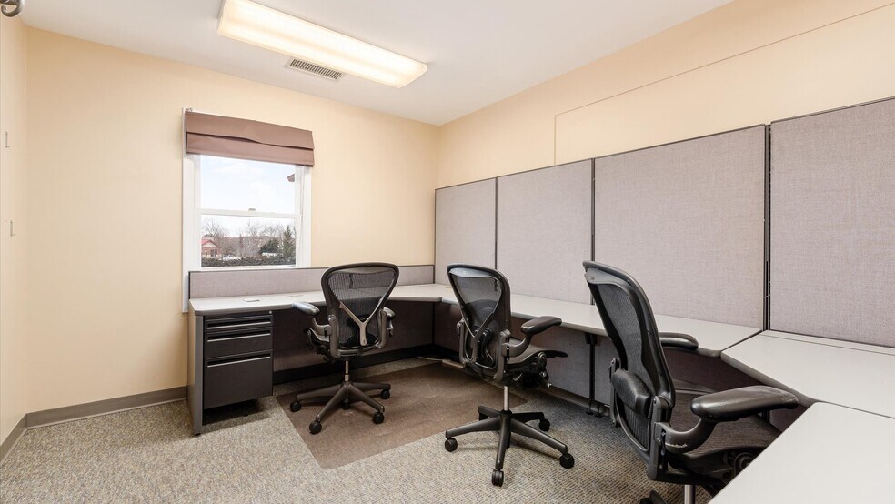 More Photos Of 172 S Friendship Dr, New Concord Medical For Sale
