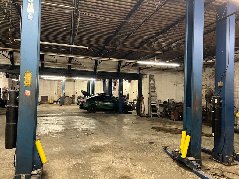 More Photos Of 1618 Dekalb Ave, Atlanta Auto Repair For Sale