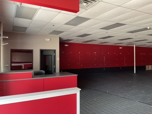 More Photos Of 912 Municipal Dr, Brandon Storefront For Lease