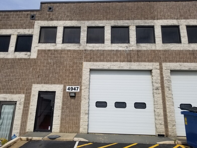 More Photos Of 4925-4949 Beech Rd, Temple Hills Light Manufacturing For Lease