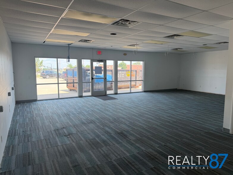 More Photos Of 3350 7th Ave, Marion Storefront Retail Office For Lease