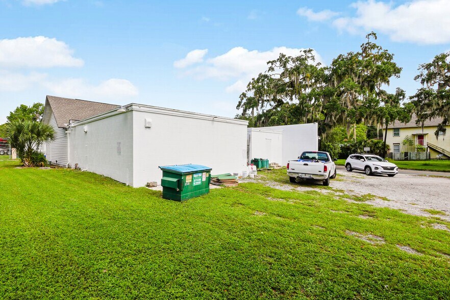 More Photos Of 509 E 7th St, Sanford Convenience Store For Sale