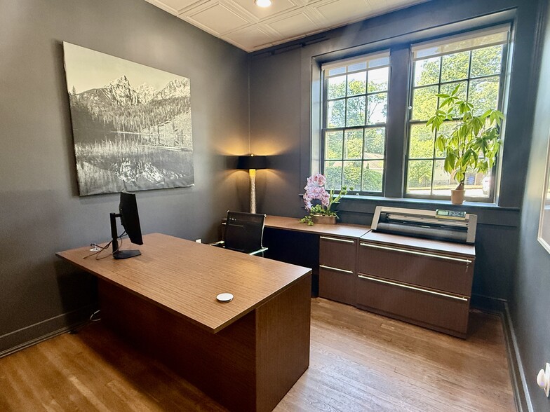More Photos Of 675 Seminole Ave NE, Atlanta Office For Sale