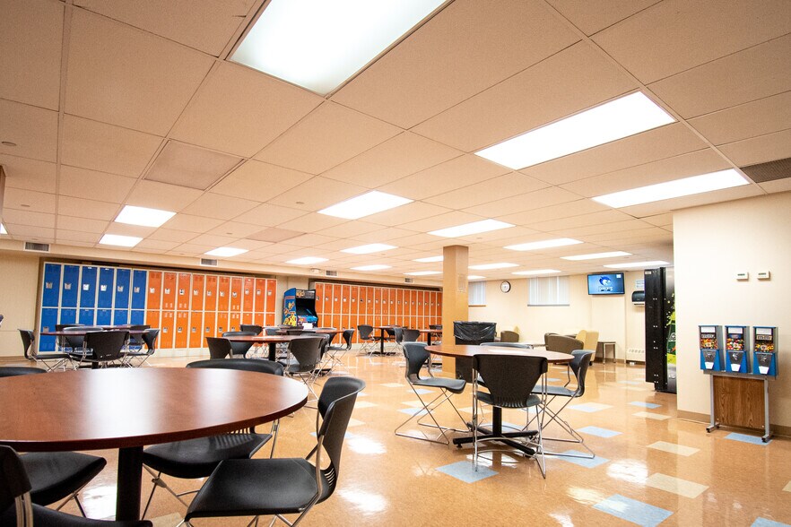 More Photos Of 3121 Euclid Ave, Cleveland Schools For Lease