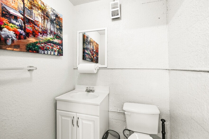 More Photos Of 1791 Blount Rd, Pompano Beach Warehouse For Lease